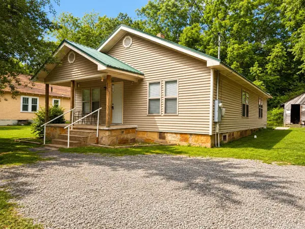 207 Spring Street, Marshall, AR 72650