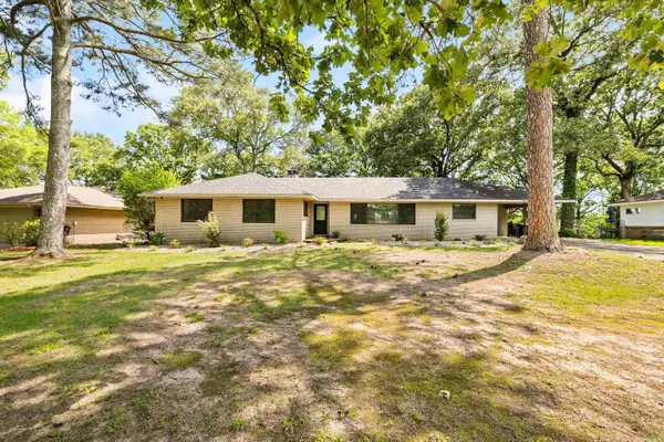 3501 Lakeview Road, North Little Rock, AR 72116