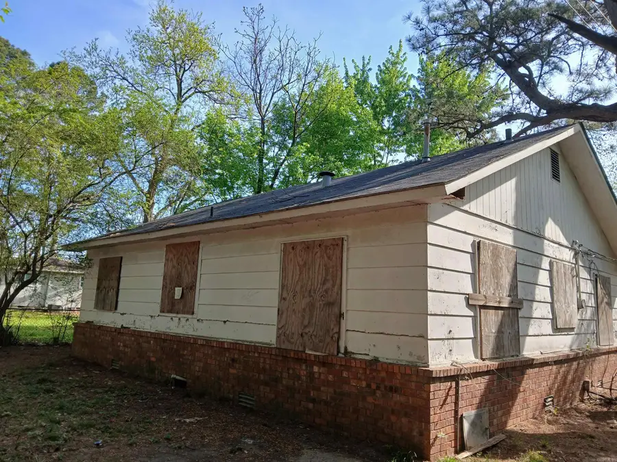 305 S College St, Searcy, AR 72143 - #2