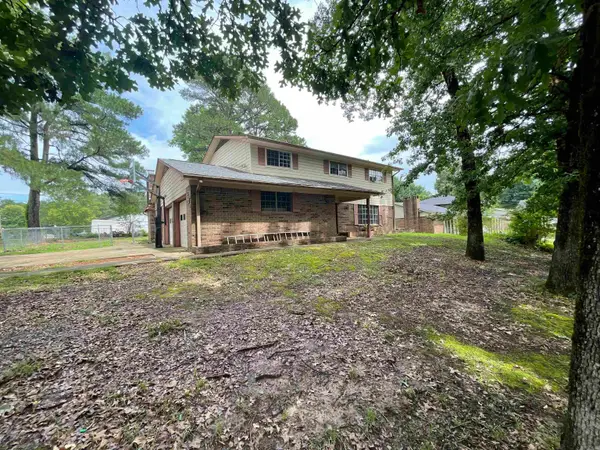 137 Northgate Northgate Drive, De Queen, AR 71832