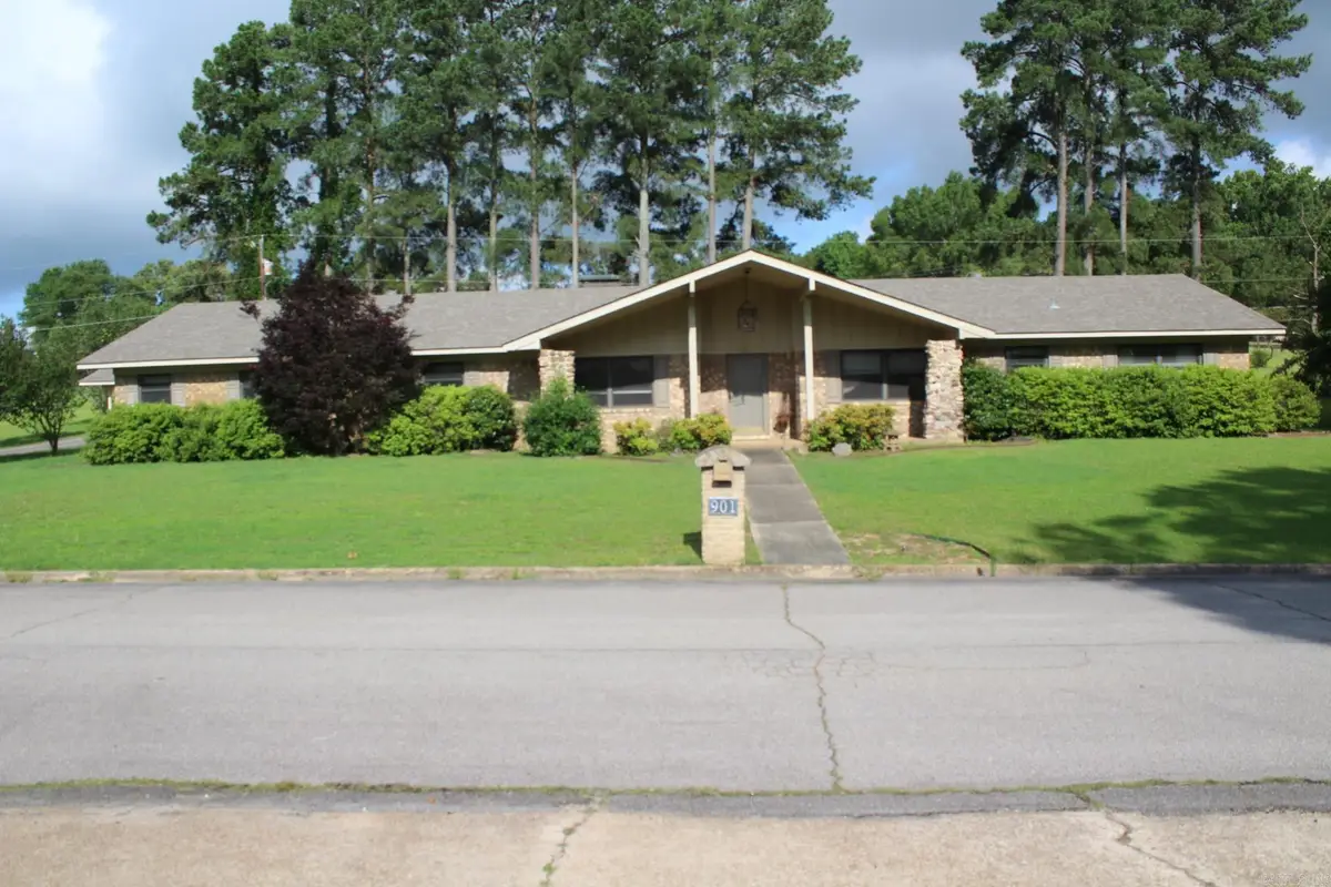 901 N 14th, Nashville, AR 71852 - #1