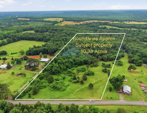 361 Romance Road, Romance, AR 72136