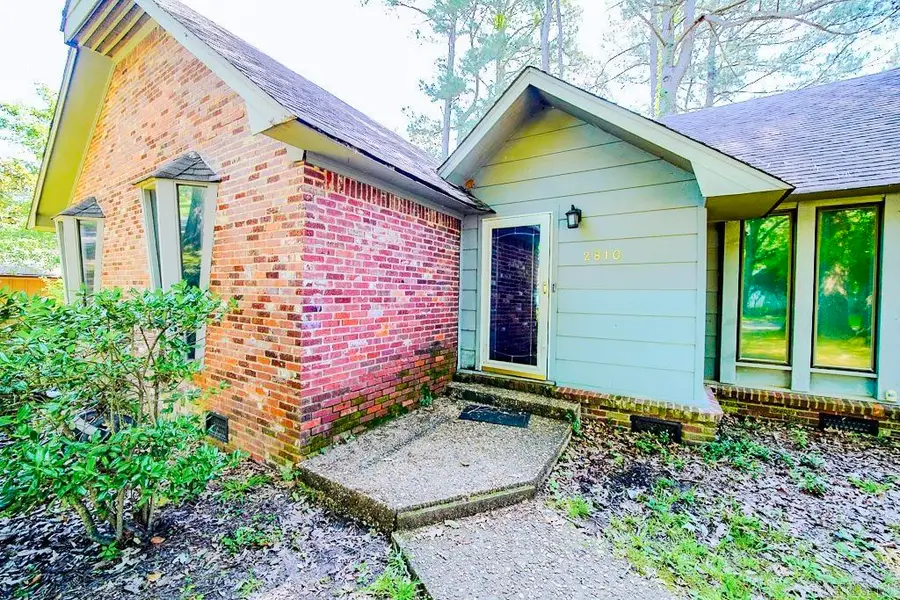 2810 W Gray Fox Ln, Jacksonville, AR 72076 - #3