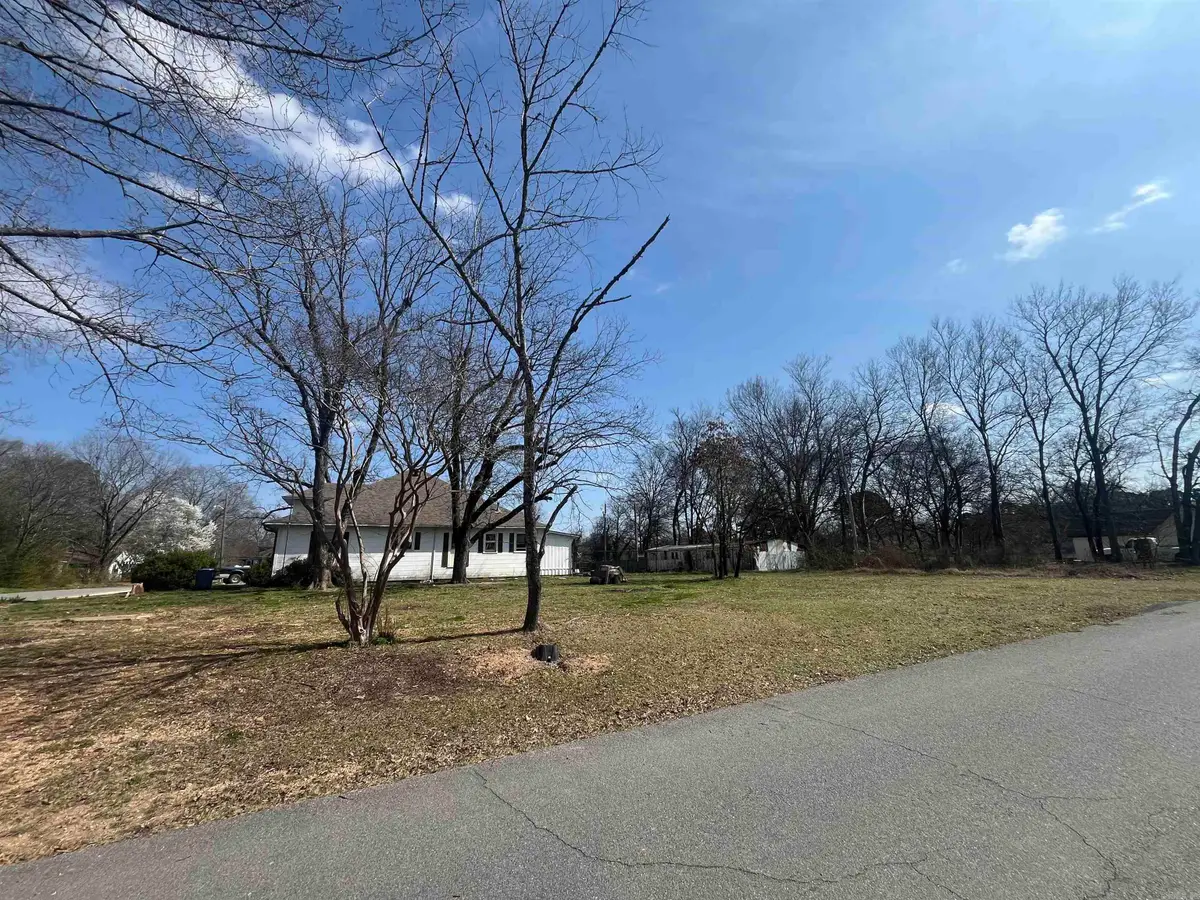 543 W Highland Street, Malvern, AR 72104 - #1