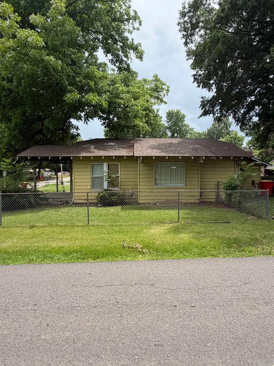 511 Oak Street, Morrilton, AR 72110 - #3