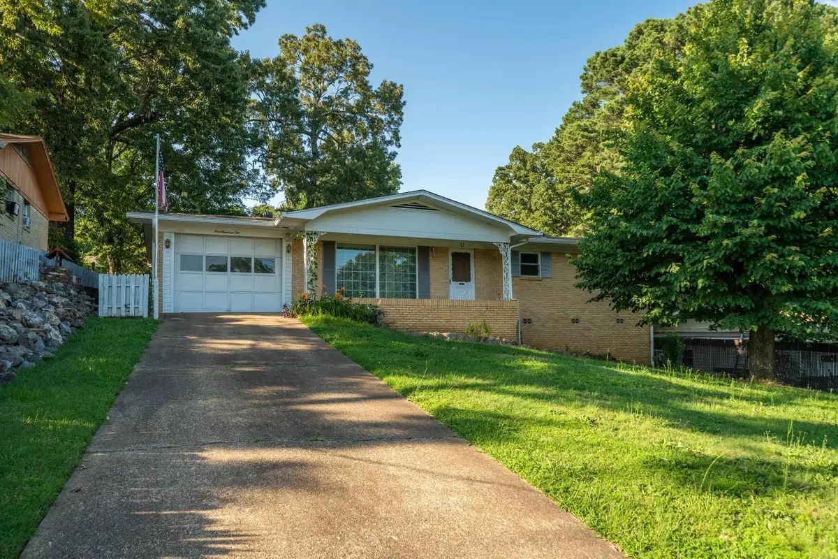 102 Dahlia St, Hot Springs, AR 71913 - #1