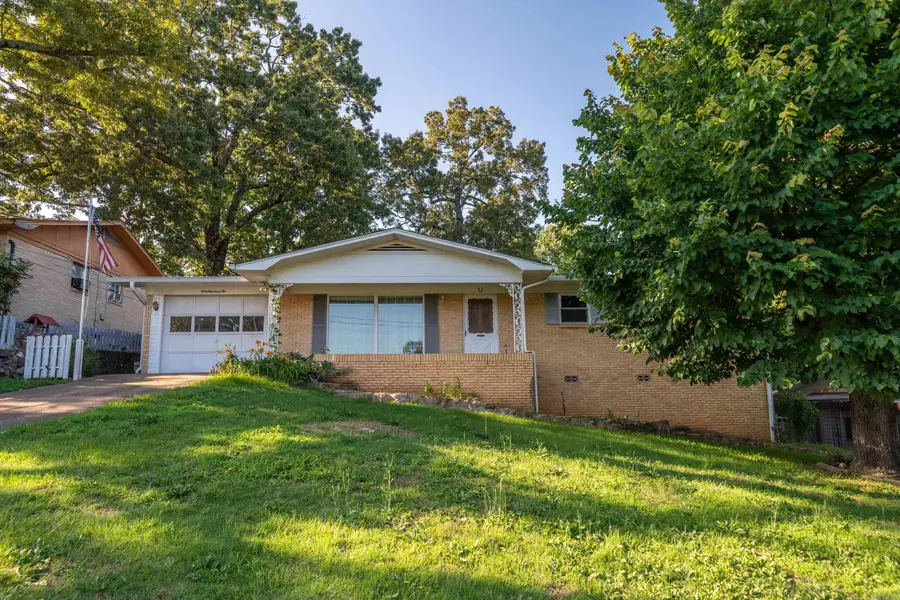 102 Dahlia St, Hot Springs, AR 71913 - #2
