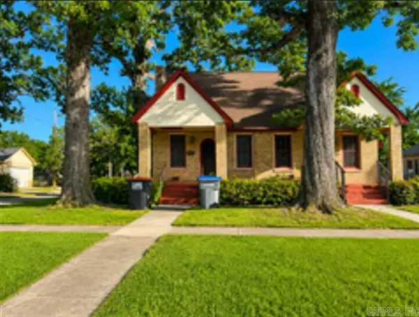 910 and 912 W 13th Avenue, Pine Bluff, AR 71601