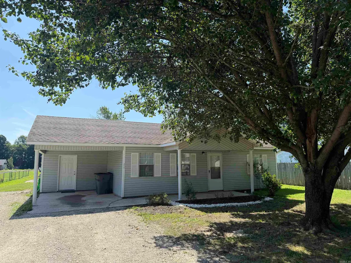 211 N 18th Ave, Paragould, AR 72450 - #1