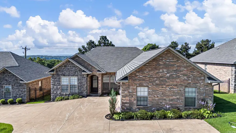 31 Village Court, Russellville, AR 72802 - #2