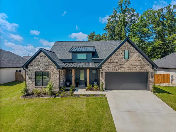 6037 Coral Ridge Drive, Alexander, AR 72002