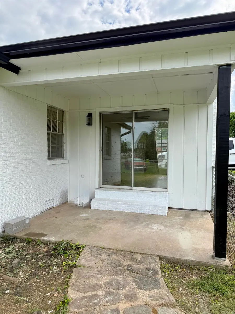 19 Thompson Dr, Clarksville, AR 72830 - #2