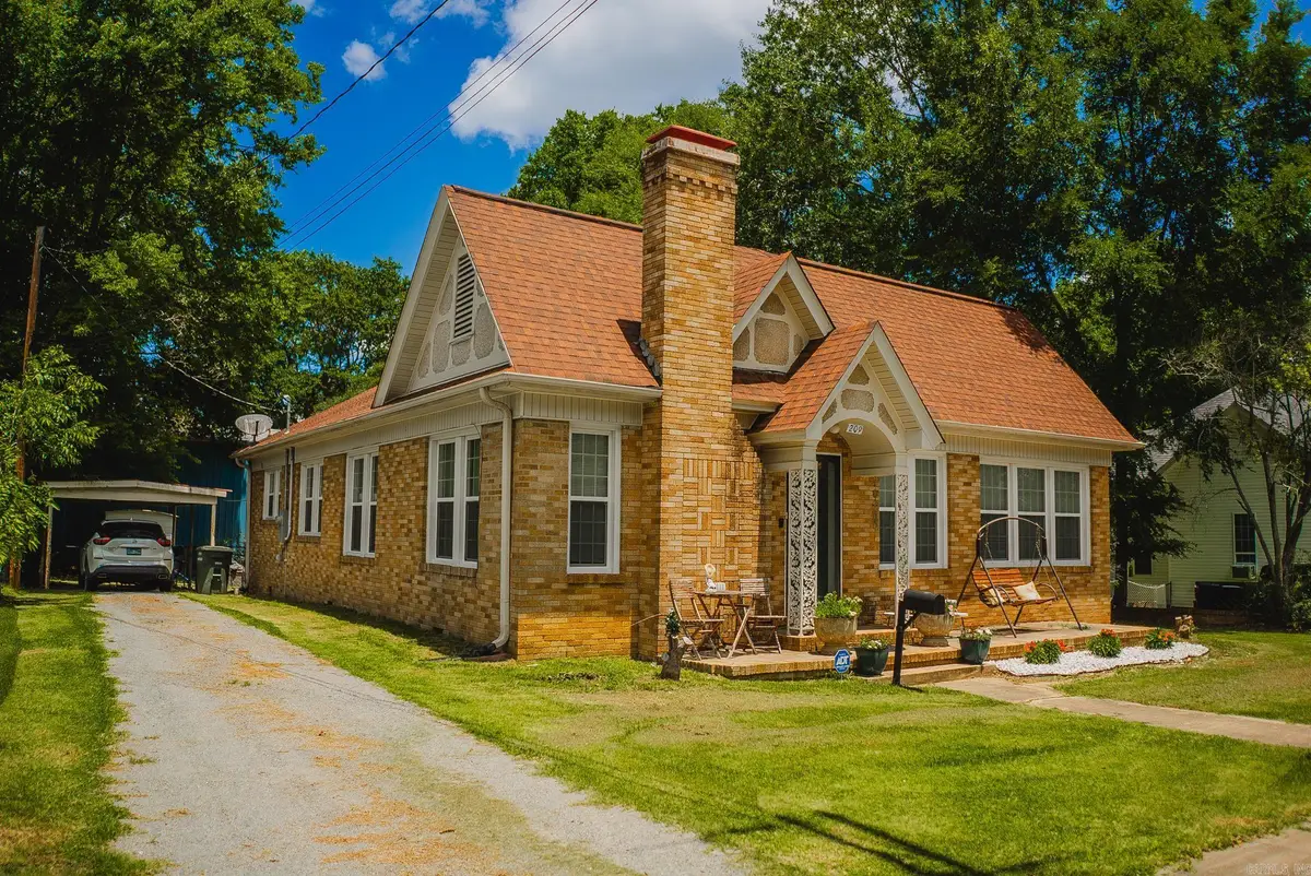 209 E Shelton Avenue, Monticello, AR 71655 - #1