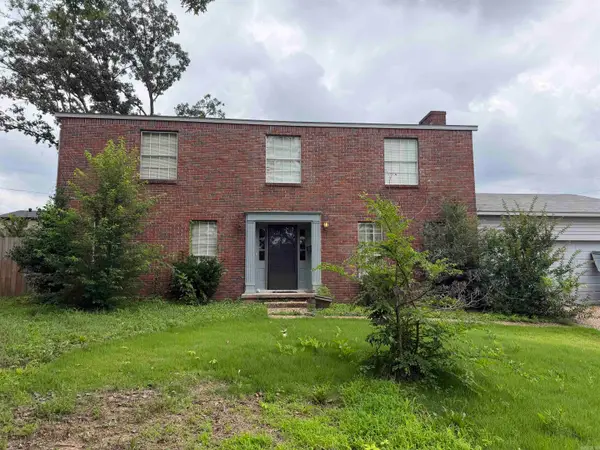 1 Coachlight Drive, Little Rock, AR 72227