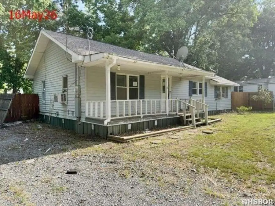 207 W First St, Poyen, AR 72128 - #1