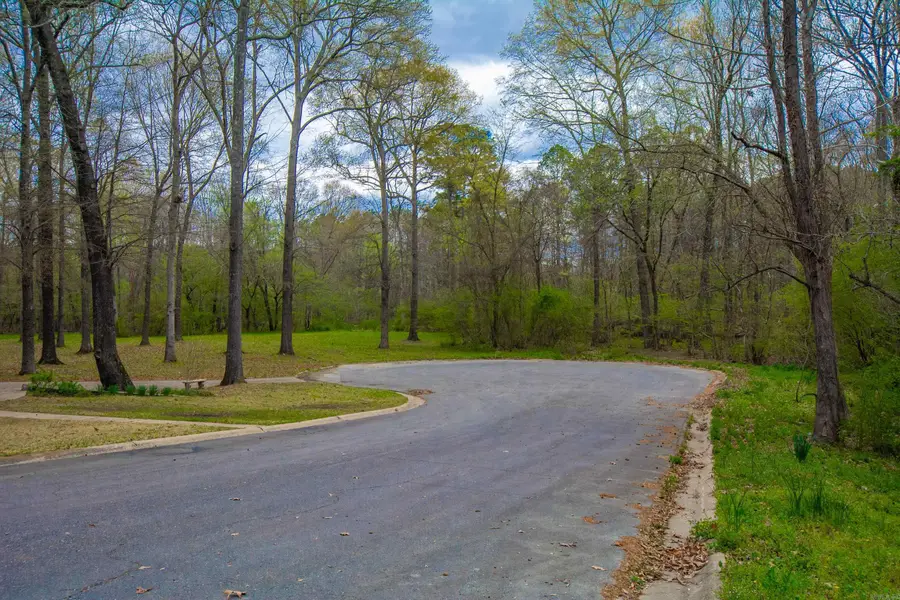 8 Parkview Drive, Bryant, AR 72022 - #2