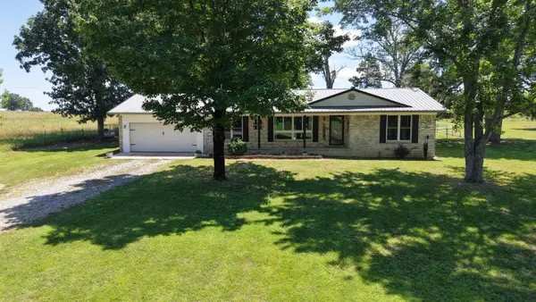 1665 N Ar 9 Hwy, Melbourne, AR 72556