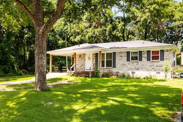 2832 Lakeside Drive, Benton, AR 72019