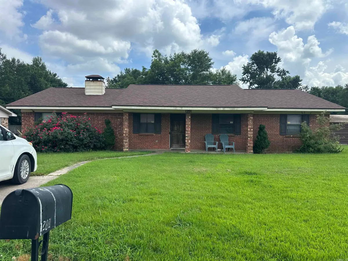 1201 E 4th Street, Carlisle, AR 72023 - #1