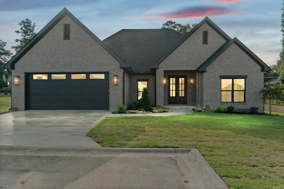 924 Wellington, Searcy, AR 72143 - #1