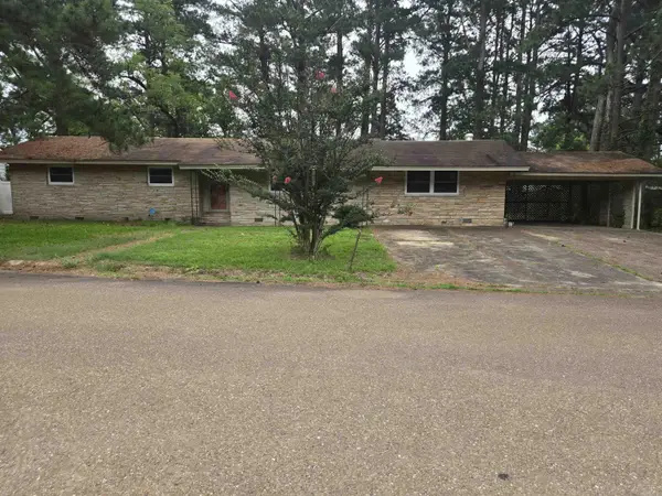106 N Oakley Street, Fordyce, AR 71742