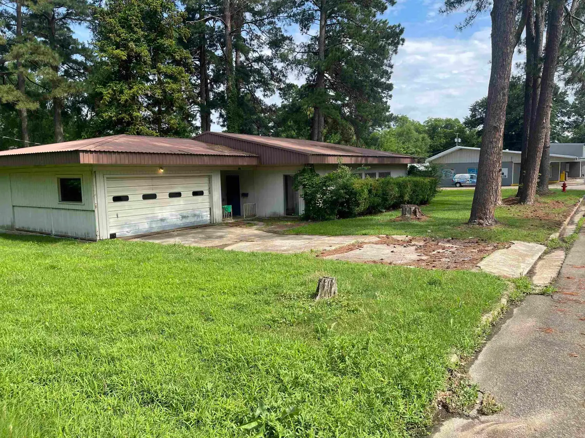 121 S Seventh Street, De Queen, AR 71832 - #1