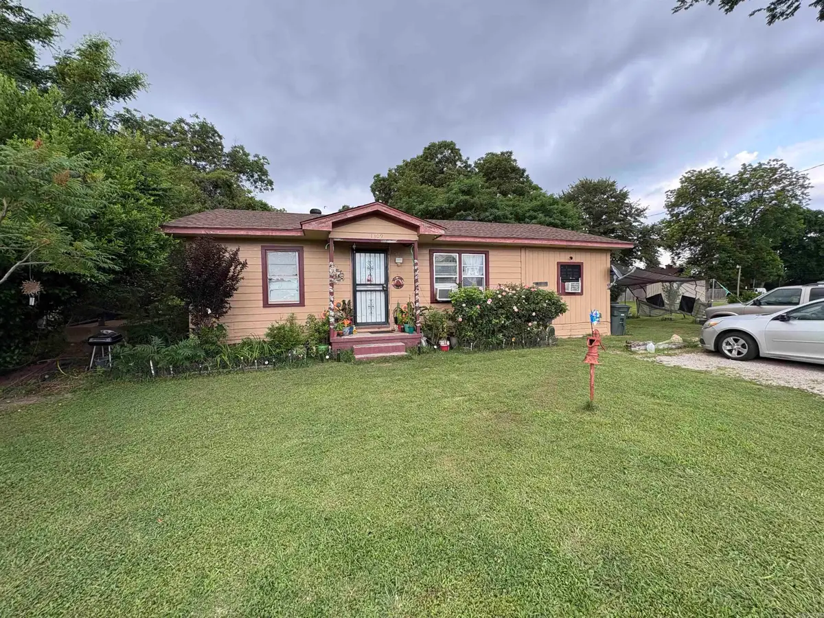 1309 Fourth, Earle, AR 72331 - #1