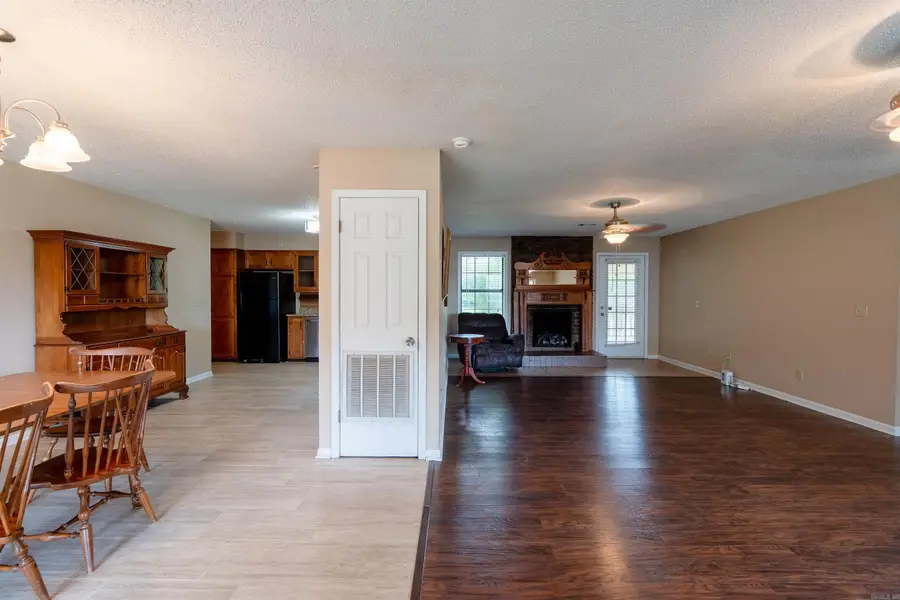 215 Navajo Drive, Searcy, AR 72143 - #3
