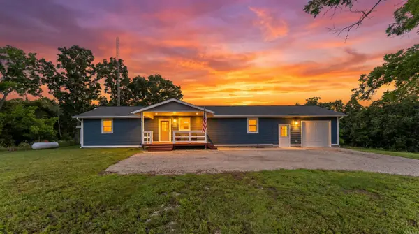 3338 County Road 322, Koshkonong, MO 65692
