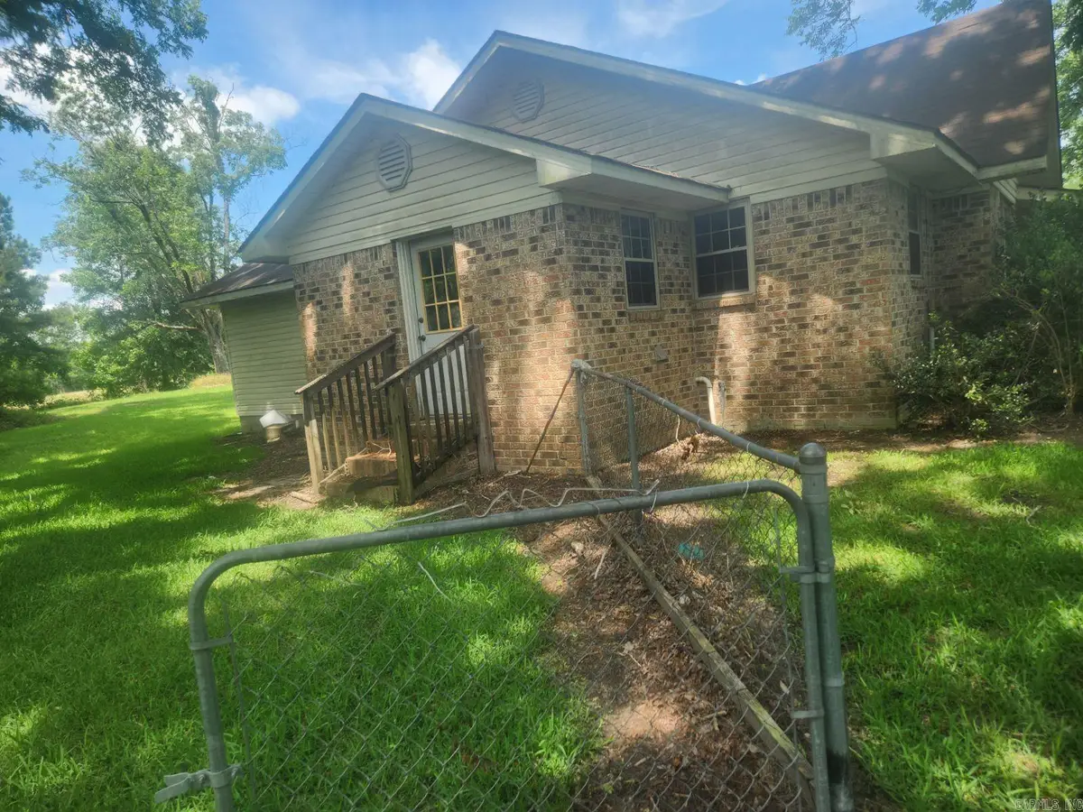 1814 E State Line Road, Junction City, AR 71749 - #1