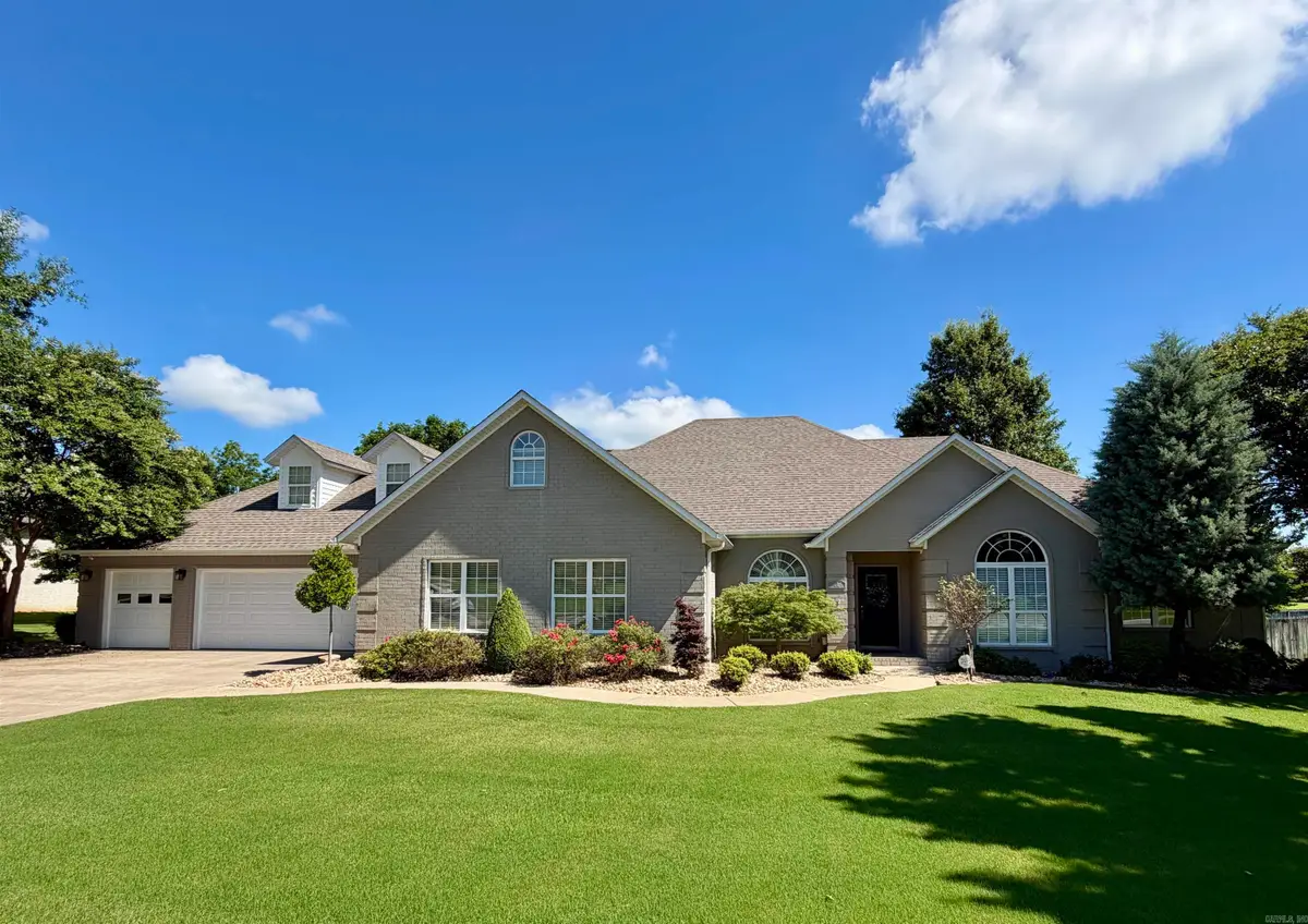 3 Victor Drive, Paragould, AR 72450 - #1