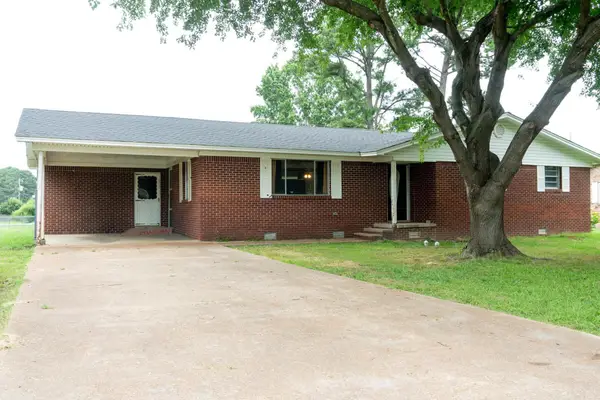 904 W College, Beebe, AR 72012