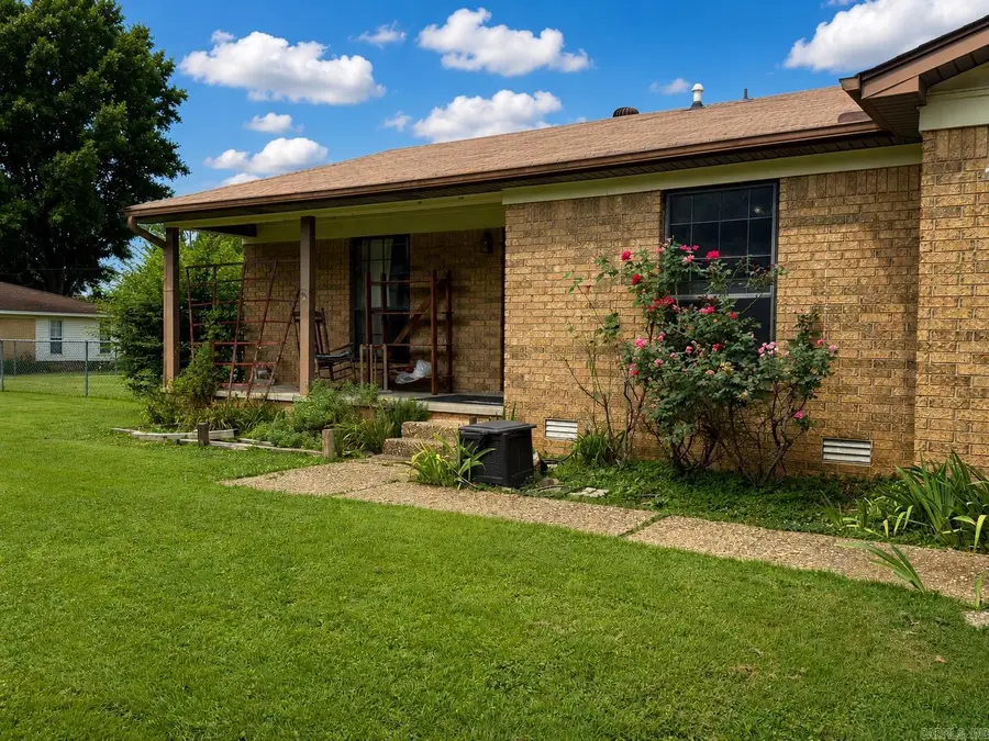 11 Glade Rd., Jacksonville, AR 72076 - #3