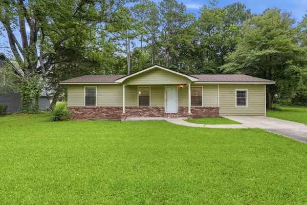 1613 N James St, Jacksonville, AR 72076
