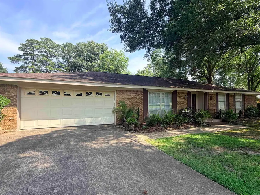 1505 Elm St, Crossett, AR 71635 - #2