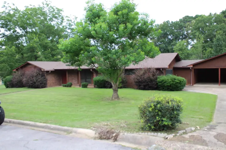 1407 Wildwood Drive, Nashville, AR 71852 - #2