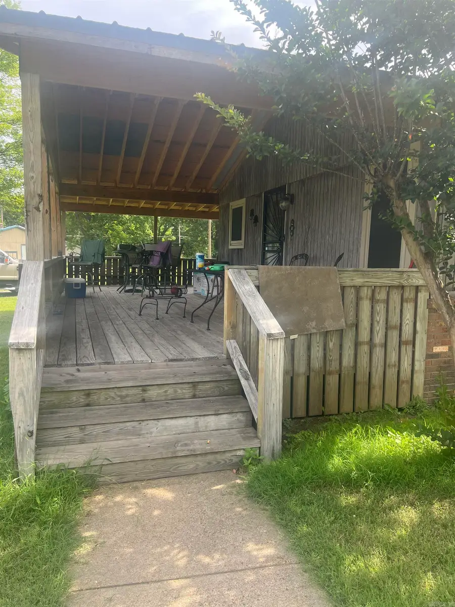 218 N 1st St, Madison, AR 72359 - #2