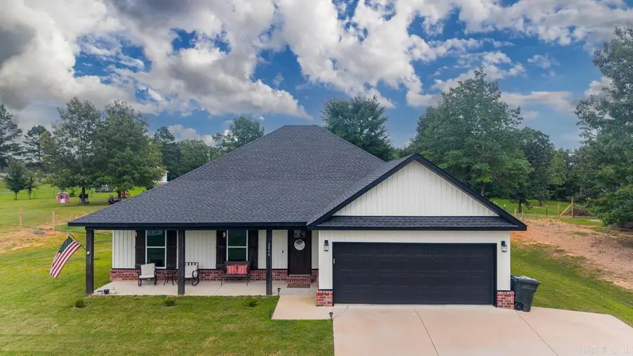 2040 Creekwood Circle, Bauxite, AR 72011 - #2