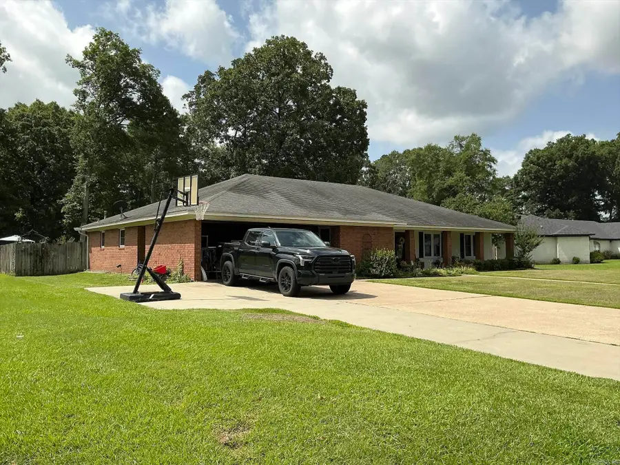 110 Sycamore Circle, Crossett, AR 71635 - #3