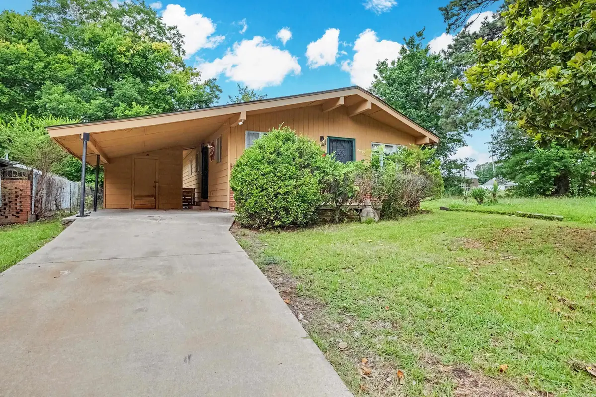1866 Dennison St, Little Rock, AR 72202 - #1