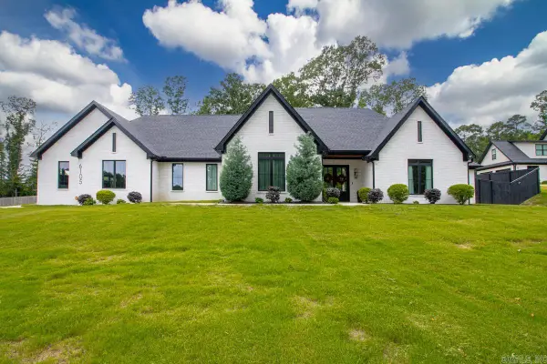 6105 Fait Road, Benton, AR 72019