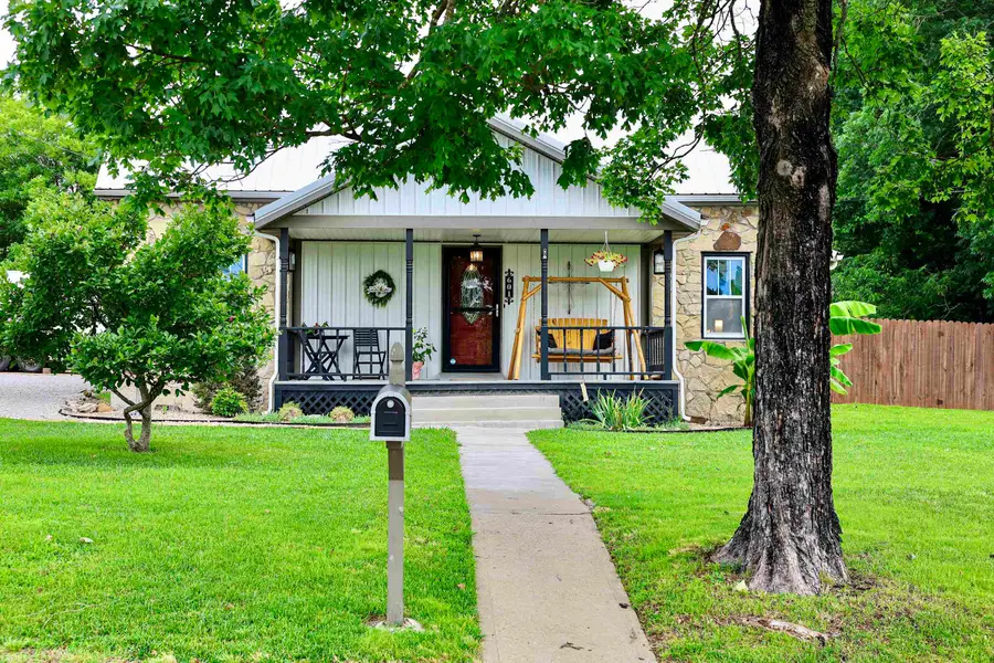 601 E 4th St, Mountain Home, AR 72653 - #2