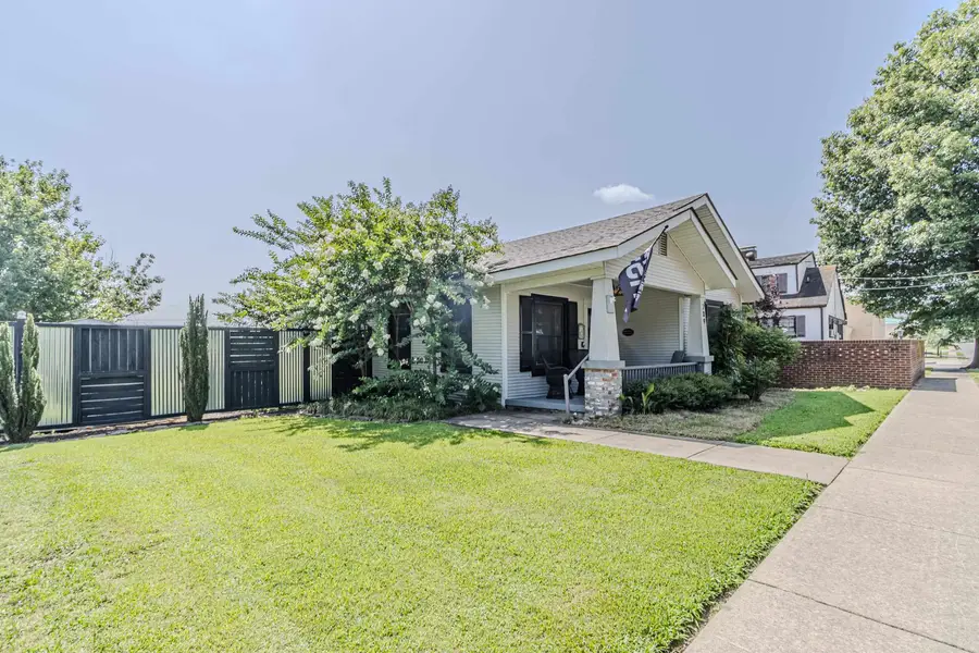 209 N 4th Street, Paragould, AR 72450 - #3