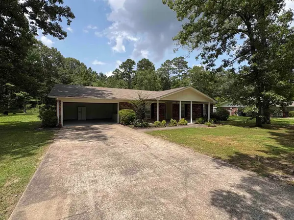 7905 N Pinewood Drive, Pine Bluff, AR 71603