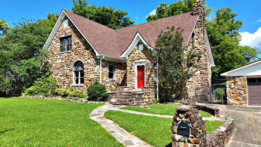 705 Church Avenue, Mena, AR 71953 - #2