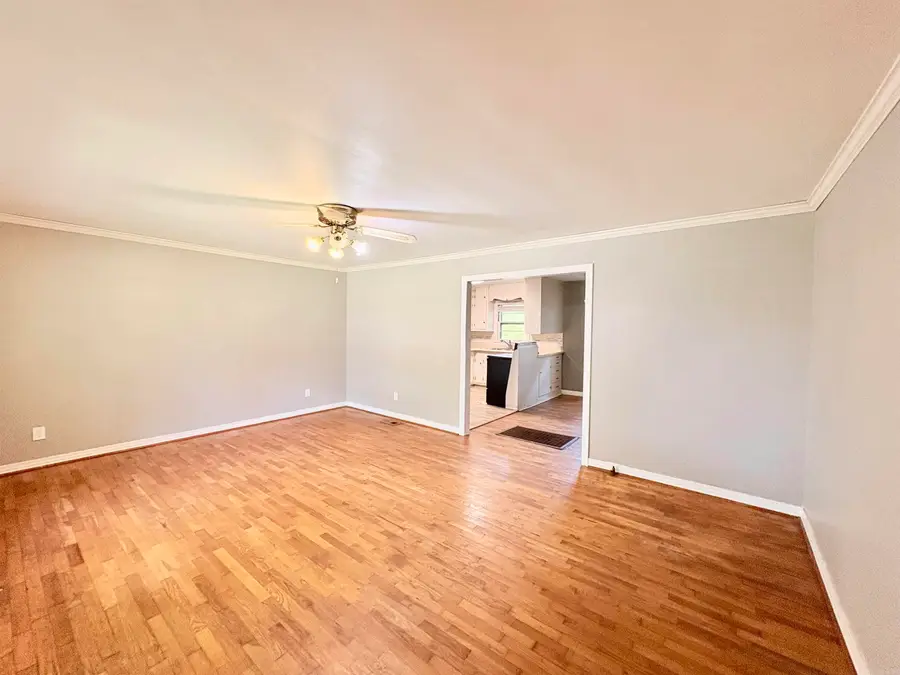 804 N Oak Street, Searcy, AR 72143 - #3