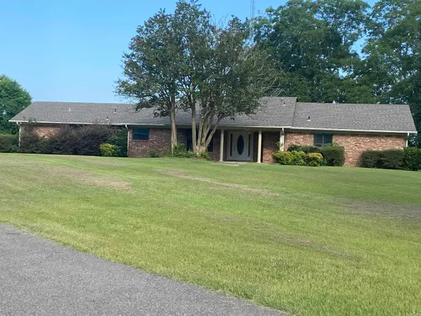 1321 W Johnson Street, Nashville, AR 71852