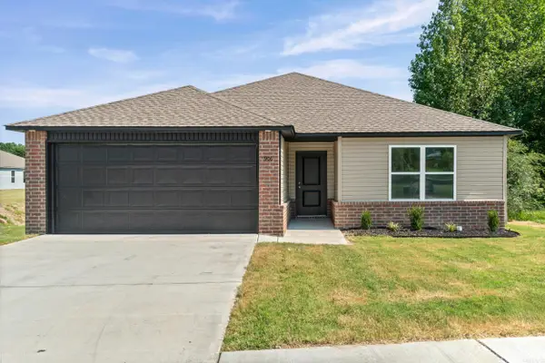 906 Magnolia Springs Drive, Searcy, AR 72143