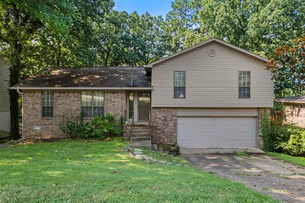 12601 Pleasant Forest Drive, Little Rock, AR 72212