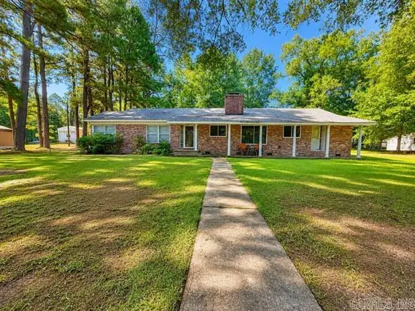 906 E Walnut Street, Gurdon, AR 71743